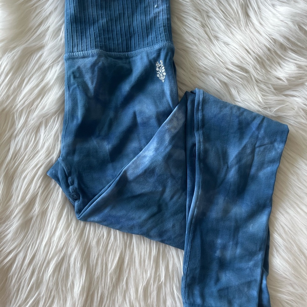 Free People Movement Good Karma Blue Tie Dye Leggings - Picture 2 of 7
